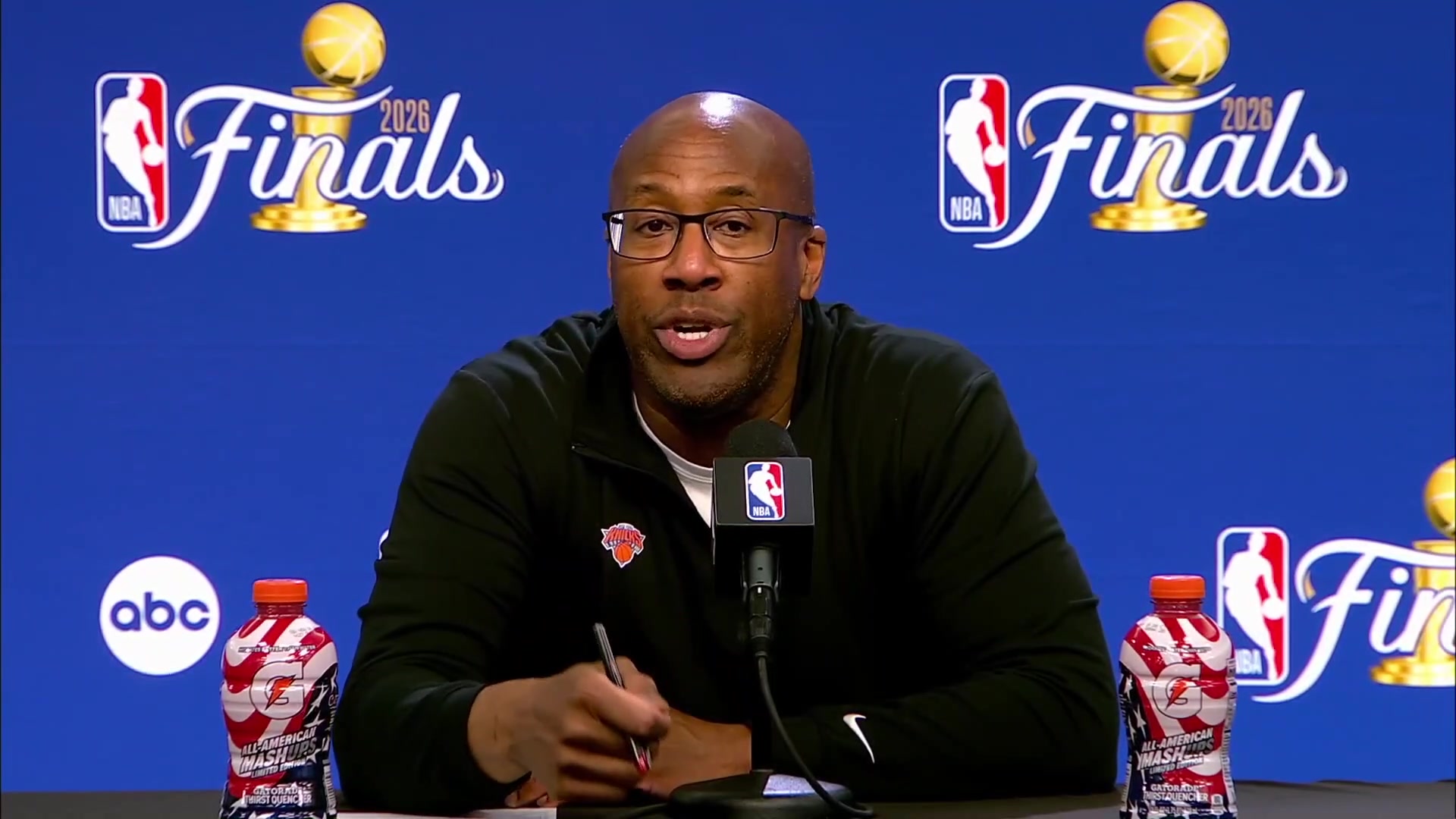 Mike Brown complains in the postgame conference of Game 3 about the free throw discrepancy between the two games Charles Barkley Shaquille O'Neal and Draymond Green criticize him for that