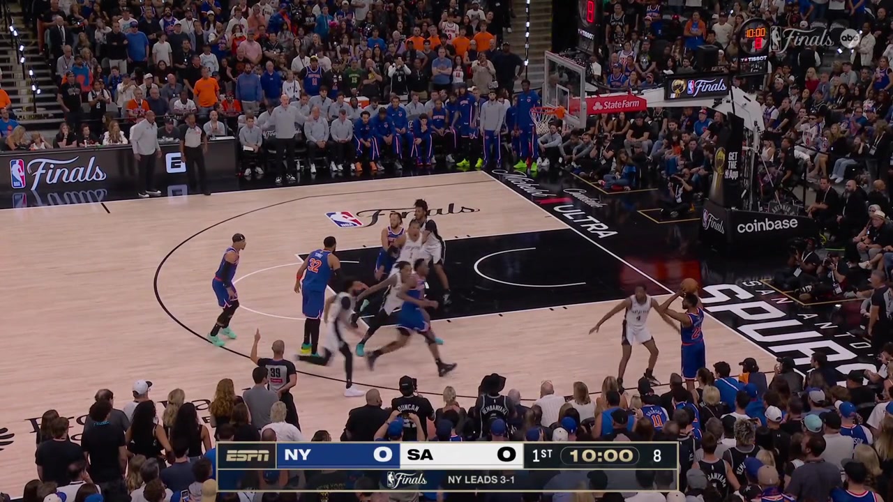 Victor Wembanyama blocks Karl-Anthony Towns at one end and finishes with the two-handed dunk at the other with a replay