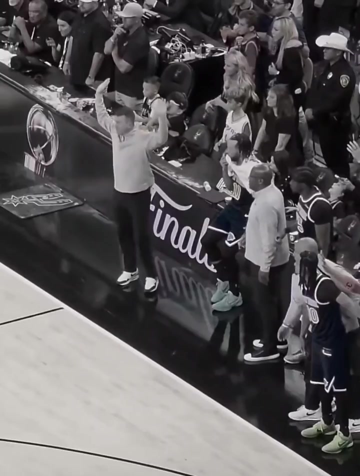 Jalen Brunson walks past Knicks coaches without a second thought to shake Mitch Johnson's hand after the final buzzer