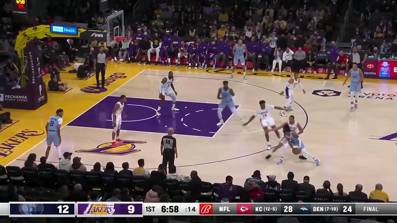 Ja Morant channels Shannon Brown with a nasty two-handed block vs the Lakers