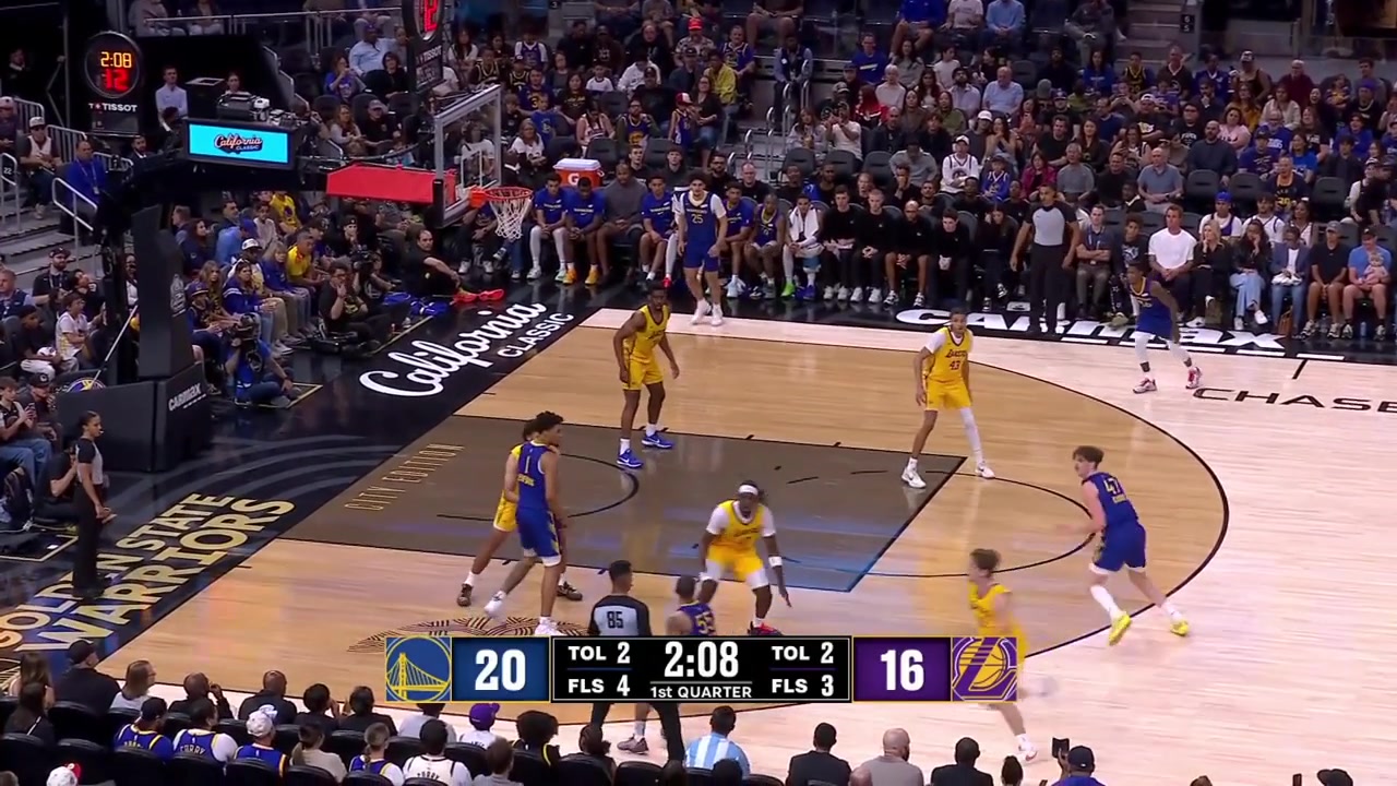Yaxel Lendeborg hits a 3-pointer going 33 from 3 Cameron Carr hits the fadeaway jumper and shortly after Lendeborg with the steal and the fastbreak layup with replays