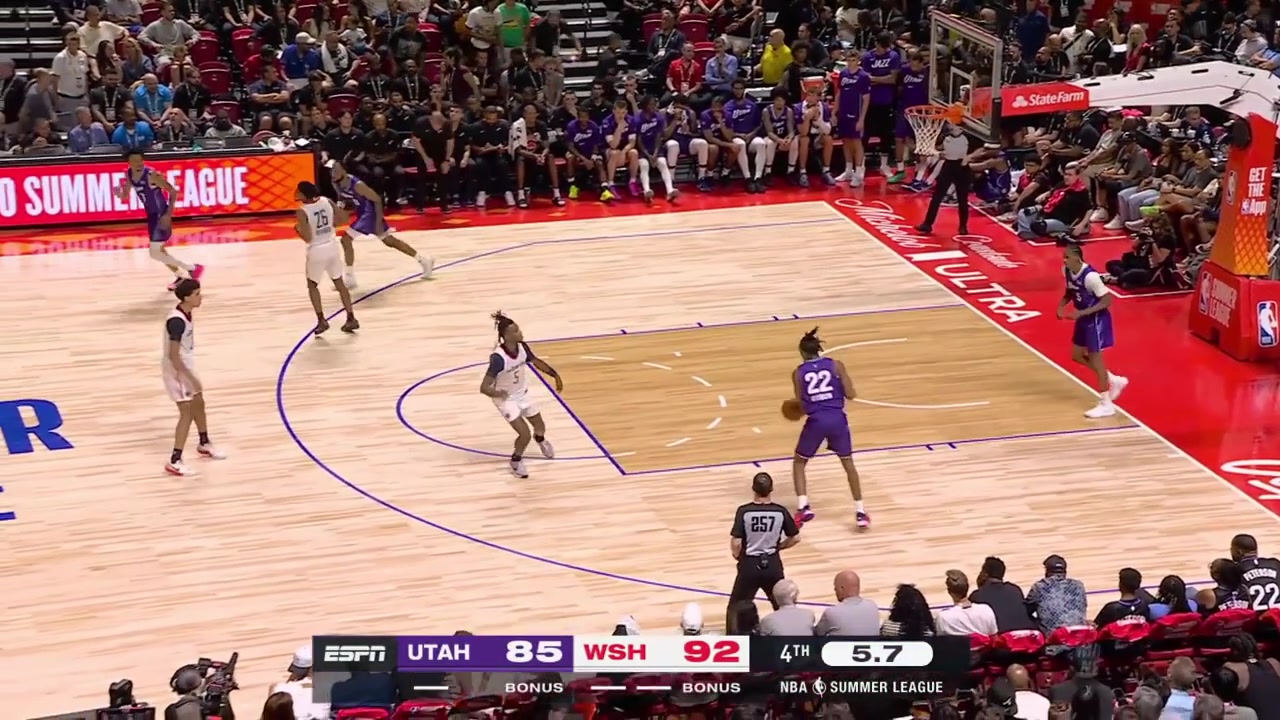 Darryn Peterson hits the logo buzzer-beater range 3-pointer to end the game cutting the lead to 4It could be useful later on