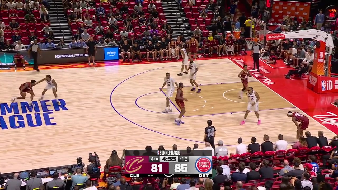 Jaxson Robinson turns the ball over Ebuka Okorie gets his 7th steal in 26 minutes and finds Chaz Lanier for the easy fastbreak dunk with a replay