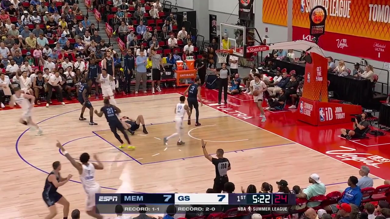 Lajae Jones with the 3-pointer two coast to coast layups including an And-1 and another drive and nice finish giving him 10 points with replays