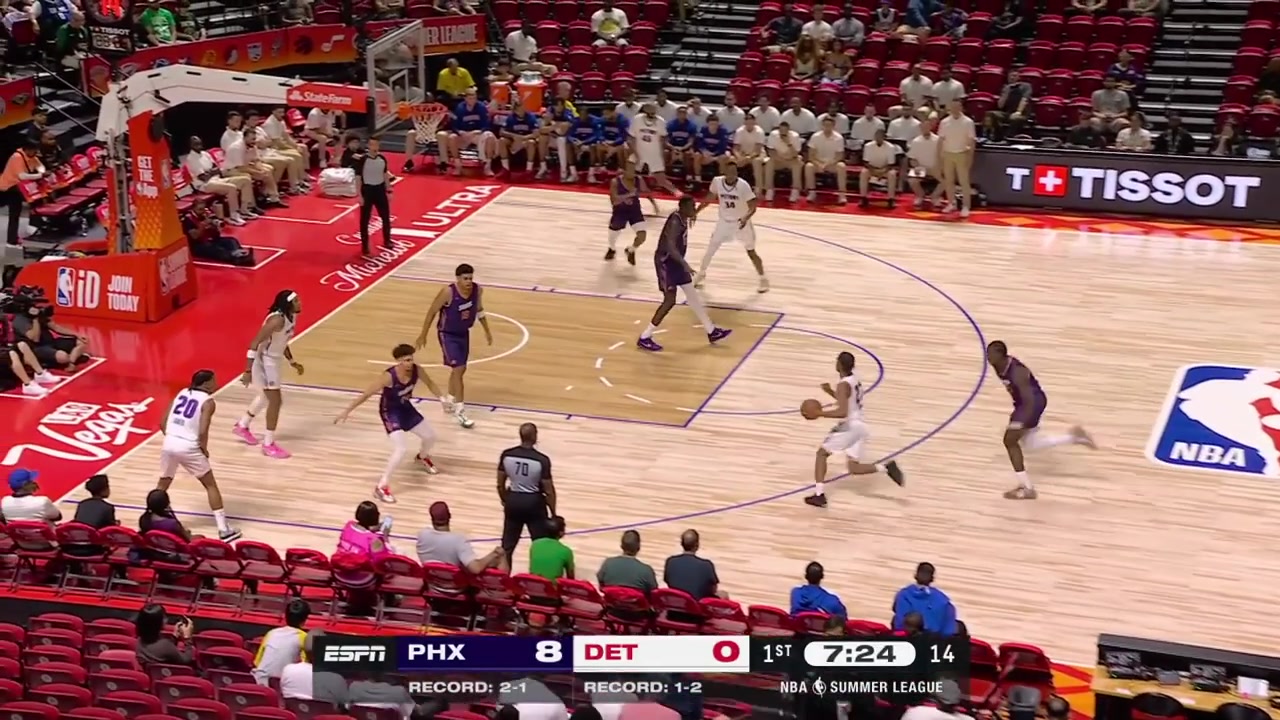 Khaman Maluach with the one-handed fastbreak alley-oop jam off a lob by Darius Brown as the Suns start the game with a 10-0 run with a replay