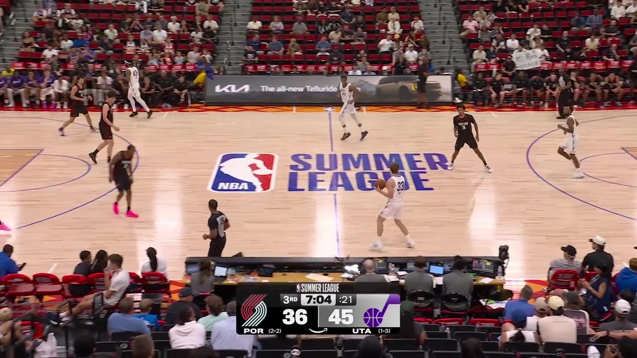 Yang Hansen blocks Tamar Bates 2nd block and Quincy Olivari passes to Jalen Bridges on the perimeter and starts running back and Bridges nails the 3 with replays