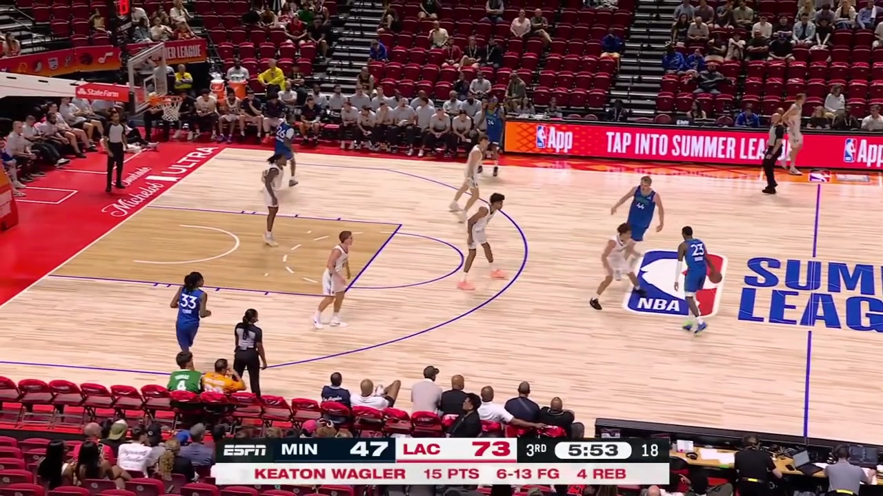 Nick Martinelli with a needle bounce pass to Baba Miller for the fastbreak dunk with a replay