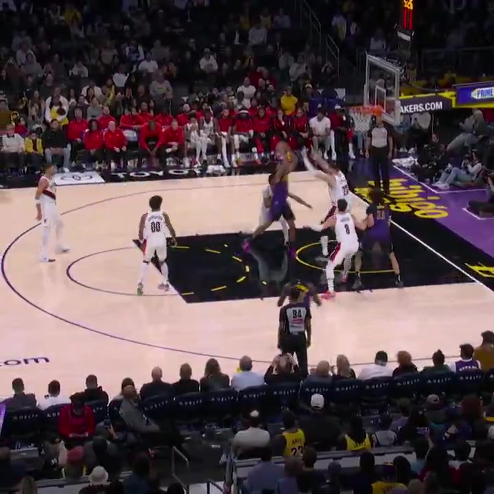 Deni Avdija goes one on three with the slow Euro step Then gets the technical for pointing at LeBron and Finney-Smith