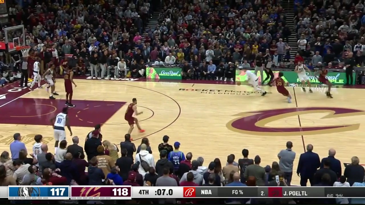 Max Strus hits a crazy half court game winner vs the Mavericks