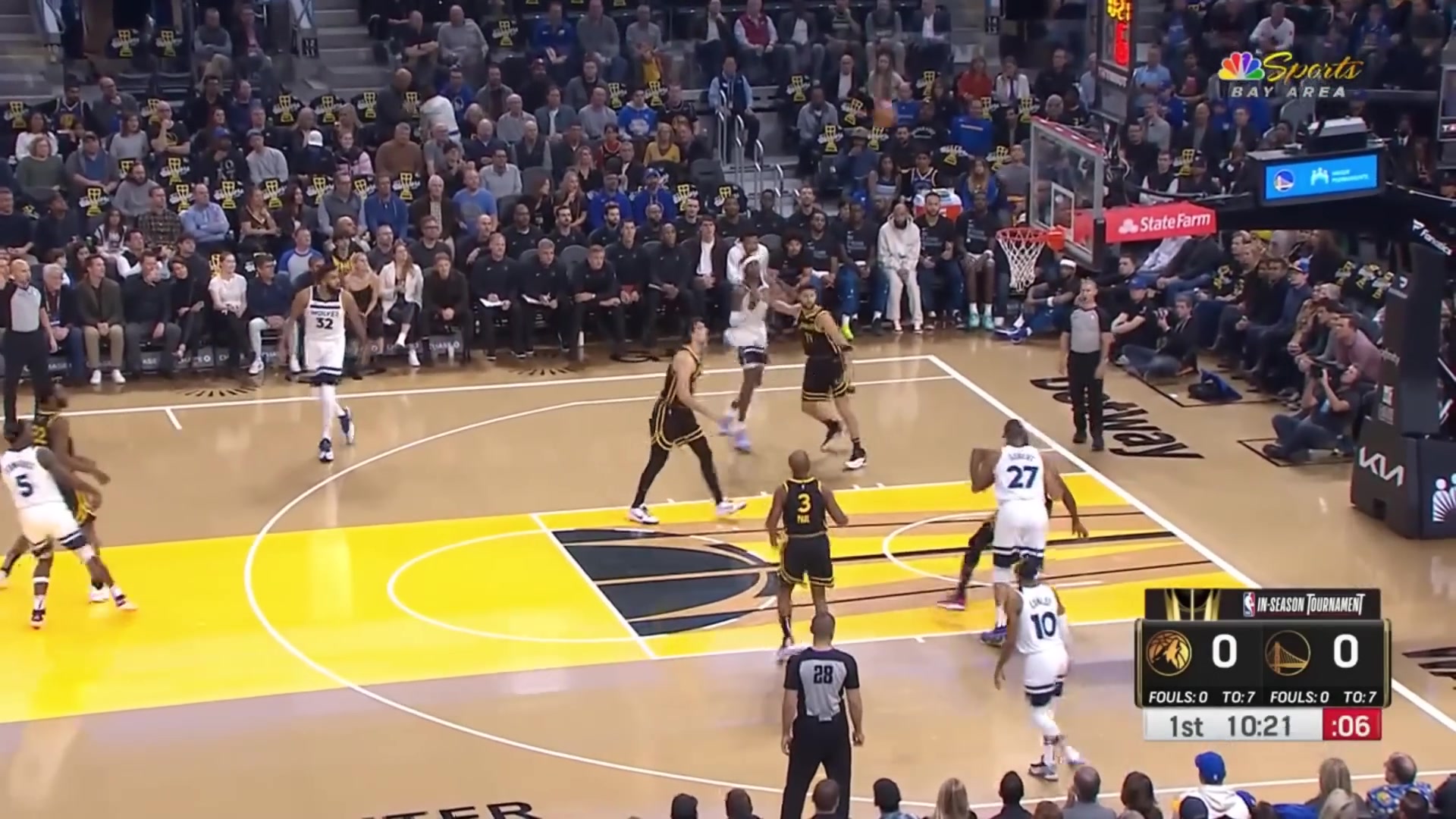 Draymond headlocks Rudy Gobert after Klay Thompson and Jaden McDaniels fight while the score is still 0-0