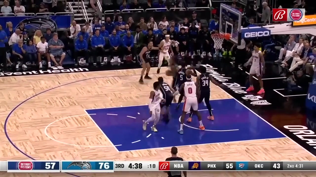 Markelle Fultz destroys the Pistons with a windmill a similar comparison to how uspez destroyed the rNBA mod team