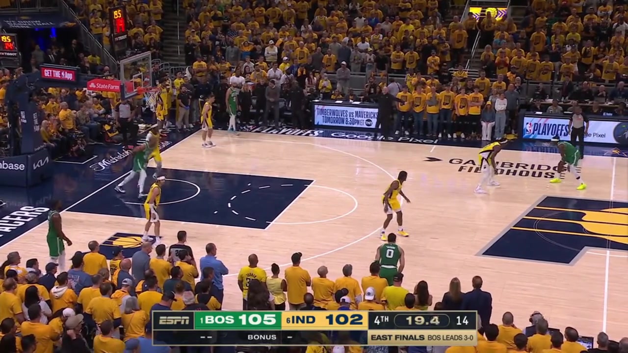 Jrue Holiday grabs a clutch rebound that earns the Celtics a Finals spot