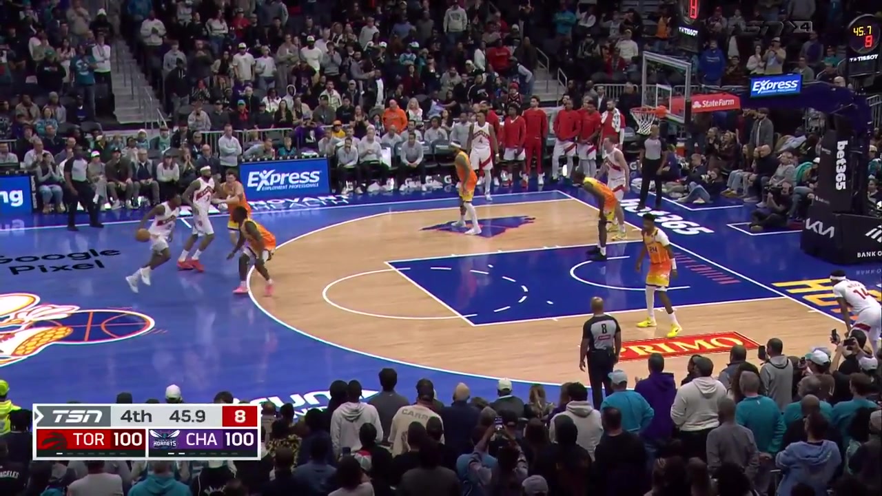 Immanuel Quickley hits a shot to retake the lead for the Raptors