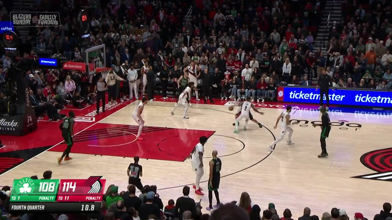 Payton Pritchard with a failed lob to Neemias Queta and the Blazers win the game