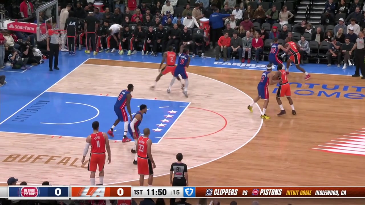 The game's first basket comes from a Kawhi Leonard fadeaway jumper over Ausar Thompson