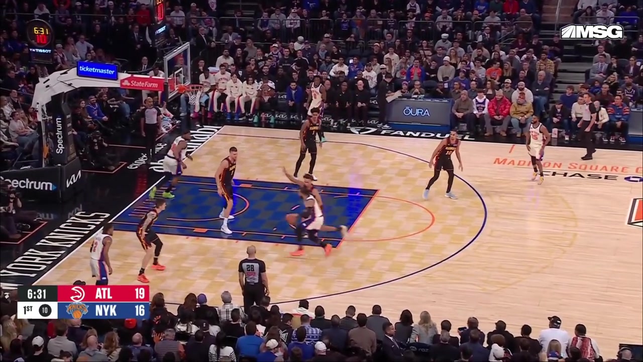 Brunson works Dyson Daniels for the tough midrange J