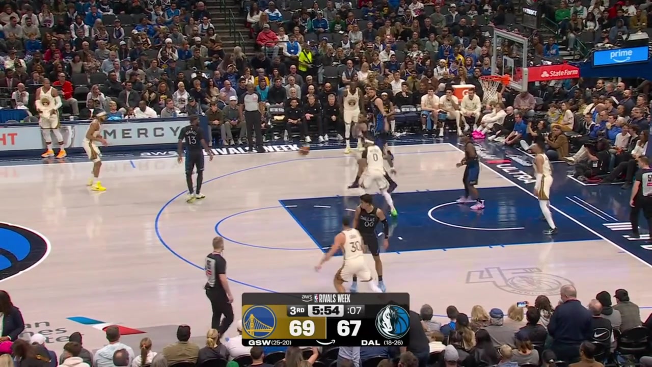 PJ Washington blocks Gary Payton II under the rim and then Payton with a failed behind the back pass which leads to a fastbreak 3 by Max Christie with a replay
