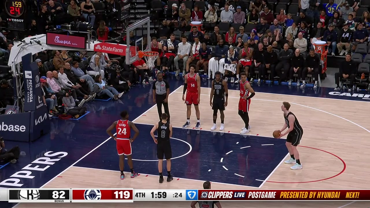 The Clippers announcers decide to discuss what they prefer for breakfast late in garbage time