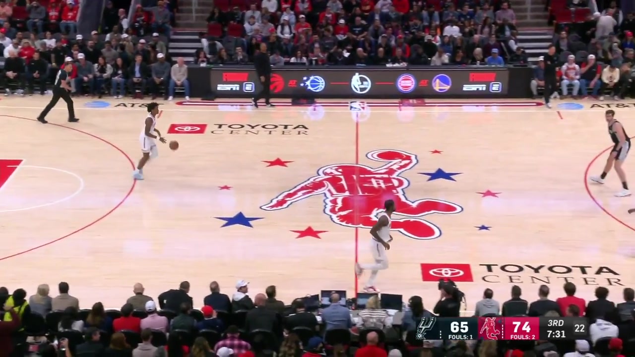 Amen Thompson with the absolutely filthy poster dunk on Luke Kornet with replays Multi-broadcast - EN1EN2ESPT