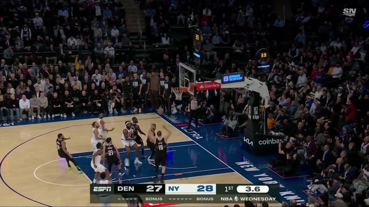 Nikola Joki throws the outlet to Bruce Brown who banks in the logo three to beat the 1st quarter buzzer and give Denver the lead DEN 30 - NYK 28