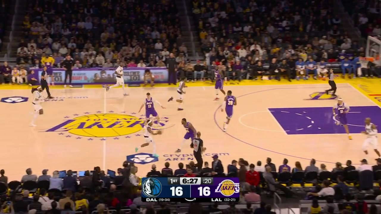 Lowlight Jaxson Hayes with a failed dunk attempt on the fastbreak off a nice pass by LeBron James with a replay