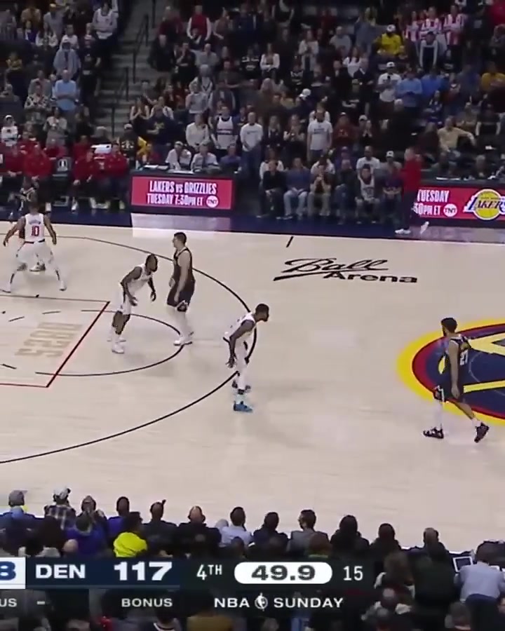 Kawhi knocks Jokic hard to the ground No call