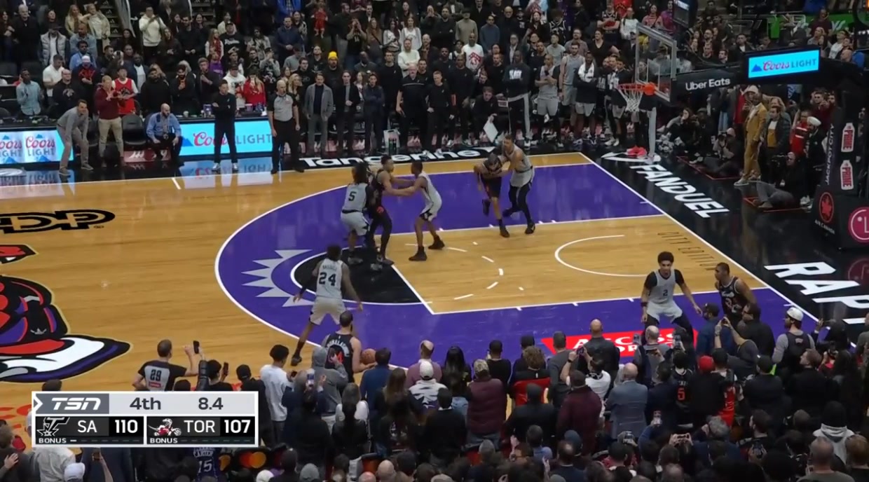 Lowlight Brandon Ingram channels his inner Ben Simmons with the game-tying 3 point attempt