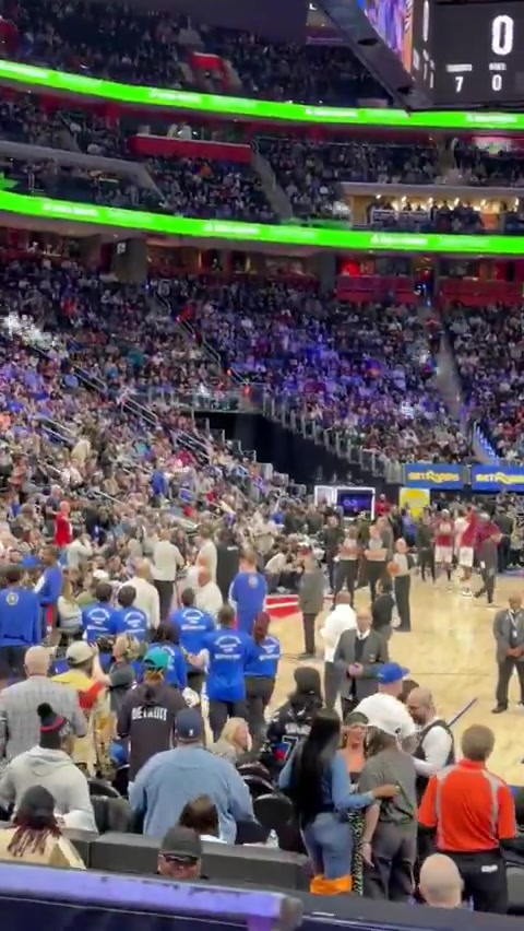 An electrical malfunction causes the buzzer during the Pistons-Cavaliers to get stuck