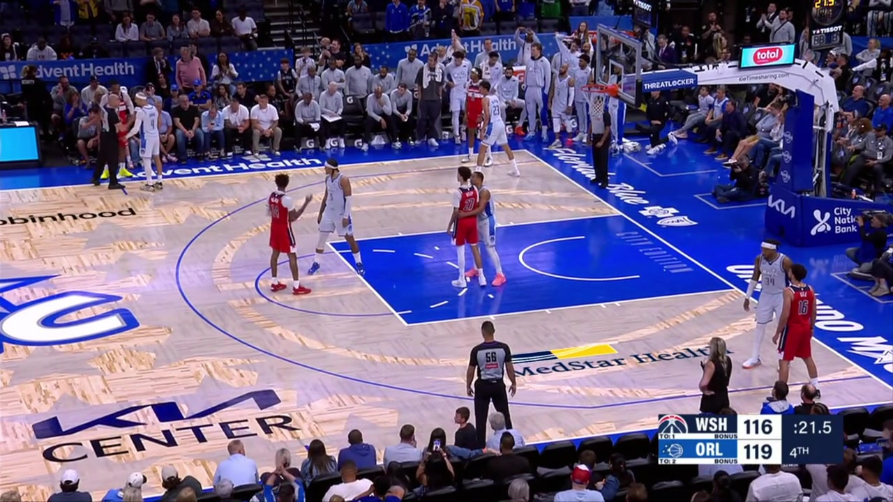 Leaky Black with the clutch dunk off an assist by Bilal Coulibaly to cut the Magic lead down to 1 with 183 seconds remaining with a replay