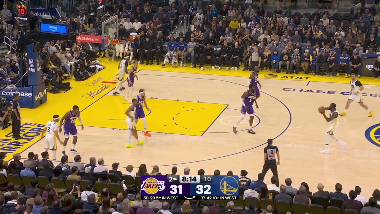 Pat Spencer hits the deep step back 3 over Deandre Ayton