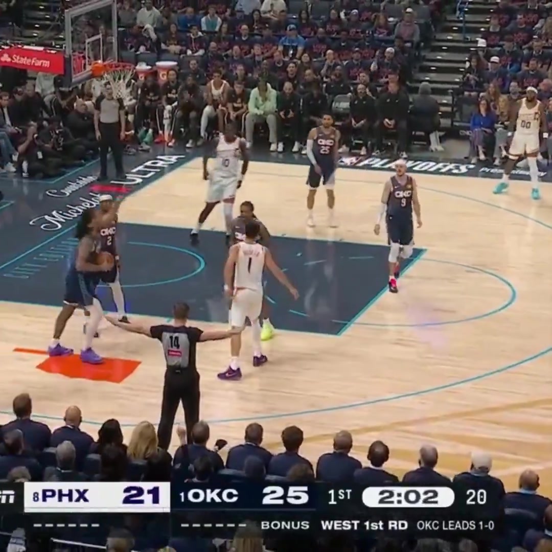 Devin Booker first round flailing
