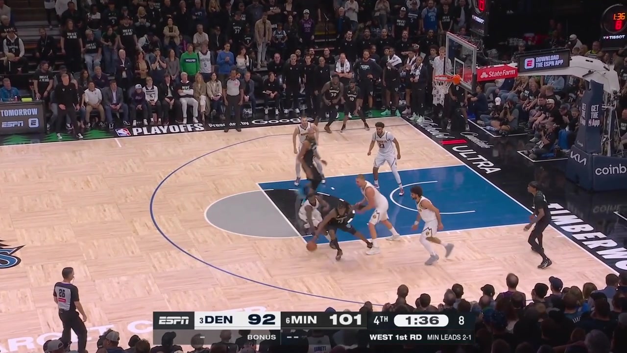 Ayo Dosunmu hits the deep 3 dagger to beat the shot clock giving him 39 points with a BANGExtending his career-highWith a replay