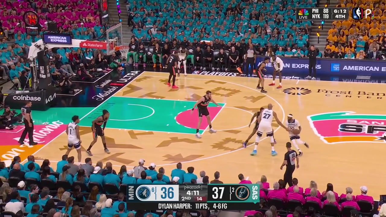 Mike Conley hits the wide open 3 and the lead swing continues