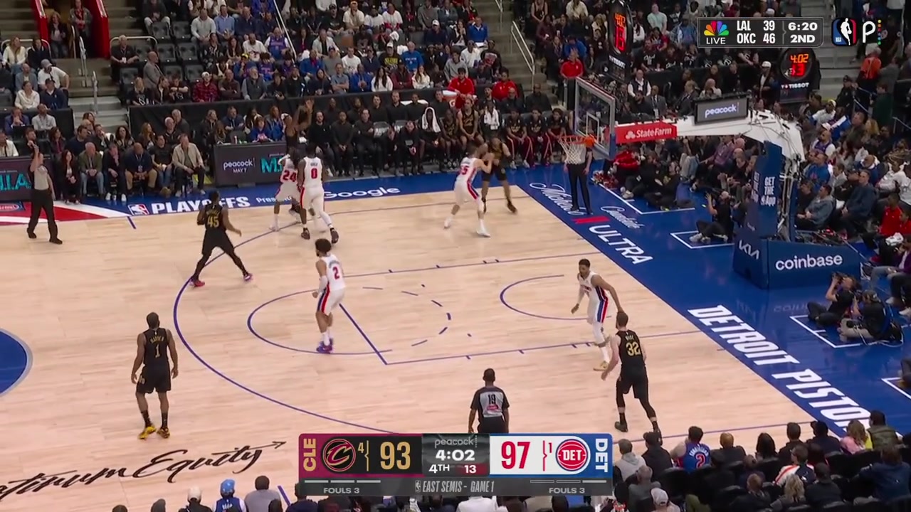 Cade Cunningham with a third consecutive assist to Jalen Duren for a 3rd consecutive dunk in the clutch with replays
