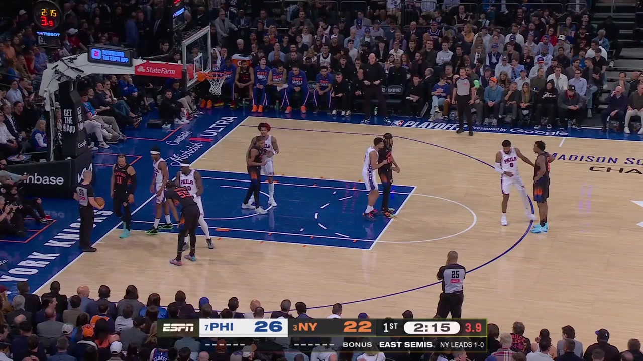 Jalen Brunson with the inbound pass to Ariel Hukporti for the dunk with replays