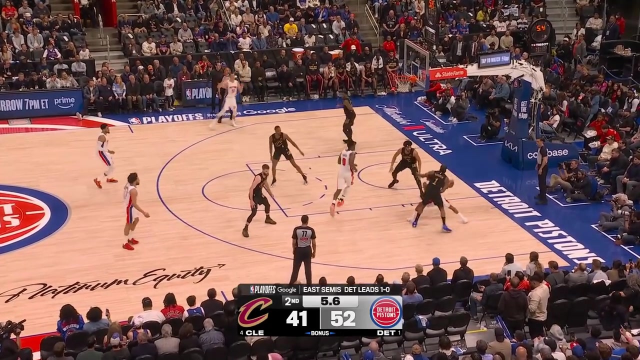 - Jenkins with the nice pass to Duren under the rim for the easy dunk Mitchell then runs up the court and drains the floater to beat the buzzer at halftime Detroit leads by 11