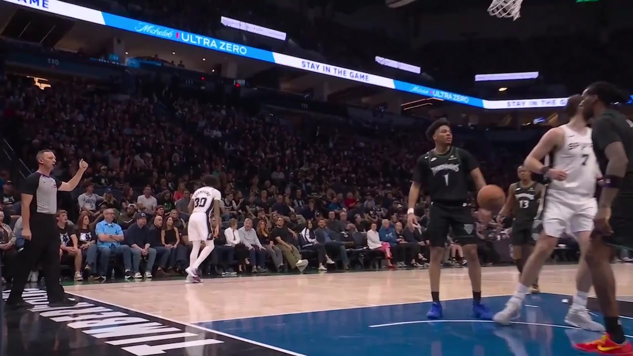 Alex Rodriguez's upset face after Julian Champagnie's corner 3