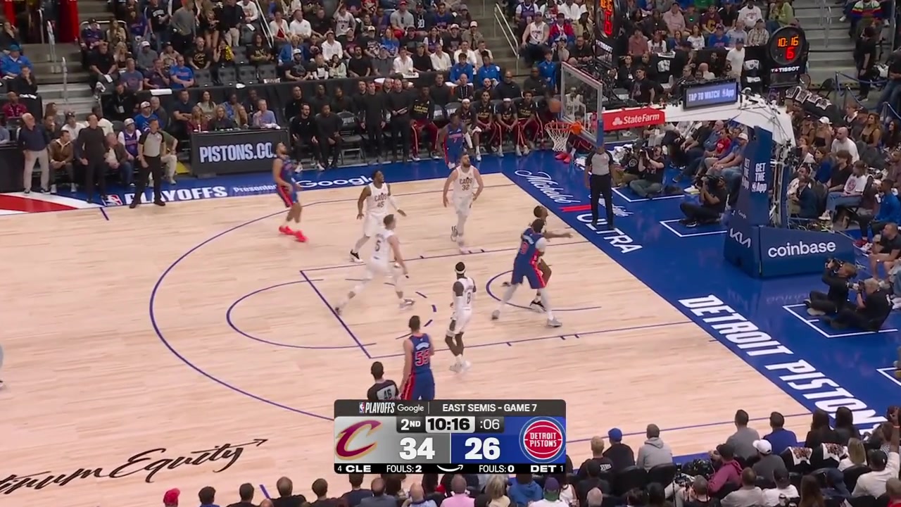 Donovan Mitchell finds Evan Mobley for the powerful two-handed dunk with replays