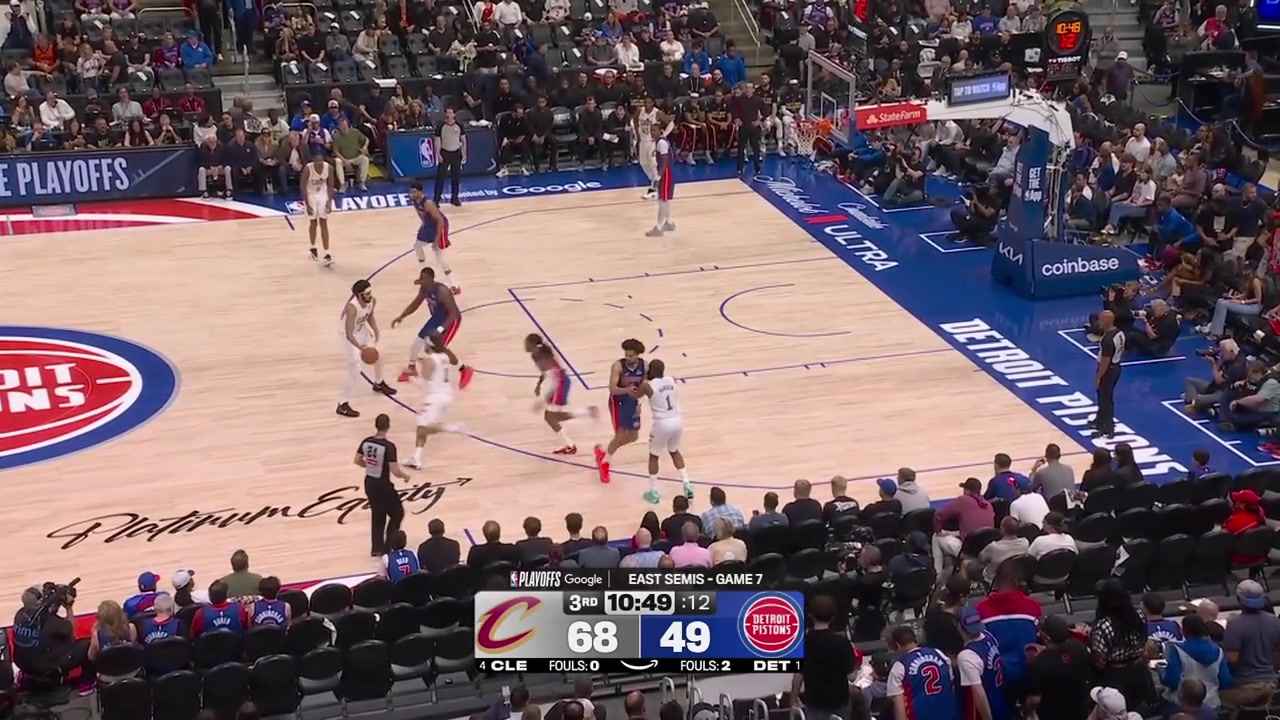Max Strus with the putback tip in and Jarrett Allen makes the tough scoop layup and Max Strus and a Cavs fan imitate his layup motion with a replay