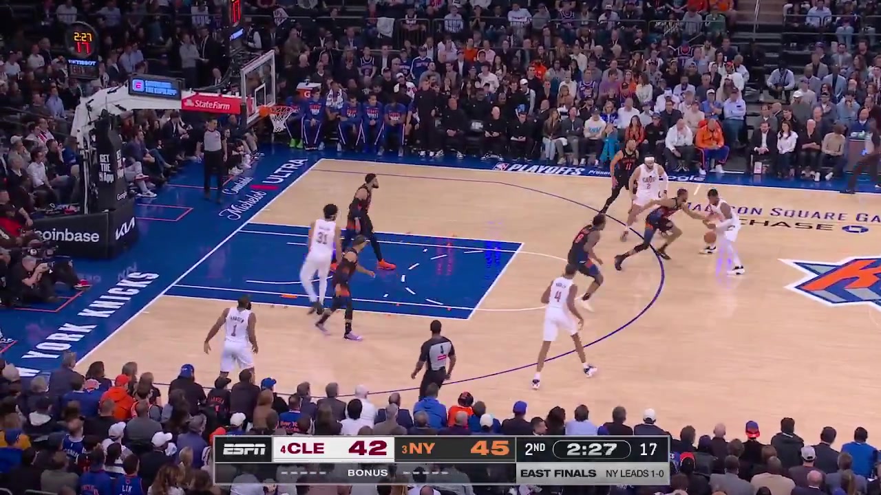Strus finds Harden for the deadeye triple