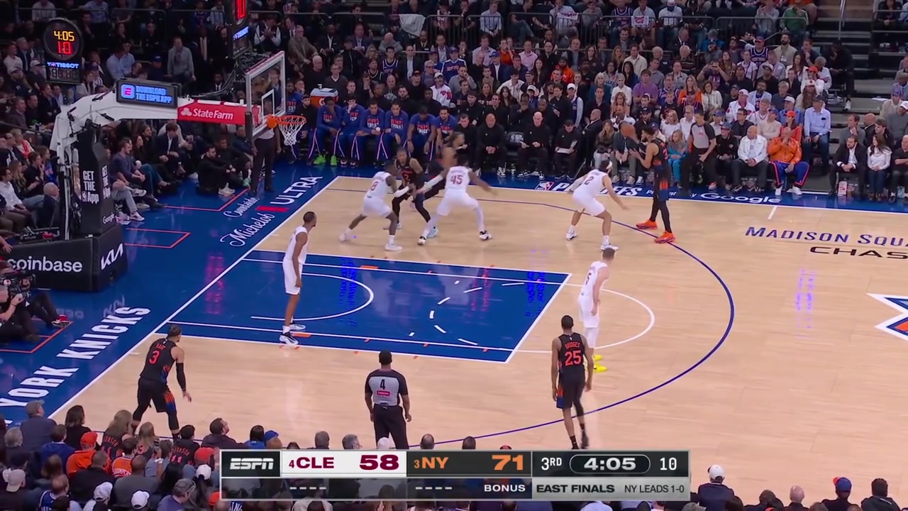 Josh Hart hits the wide open corner for his 5th triple of the night going 510 from 3 and 24 points