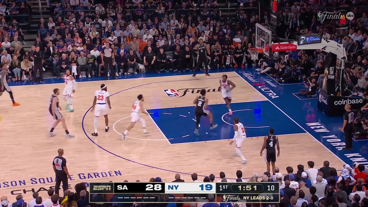 Harper throws it down over Anunoby