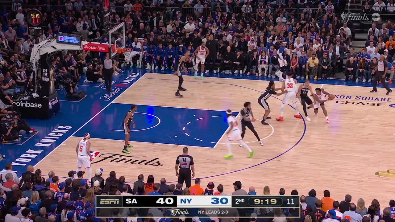 Jordan Clarkson hits the corner 3 Karl-Anthony Towns hits the floater strips Stephon Castle and Carter Bryant leaves OG Anunoby for the wide open 3 and the Knicks cut the Spurs' lead to just 2The Spurs take a timeout