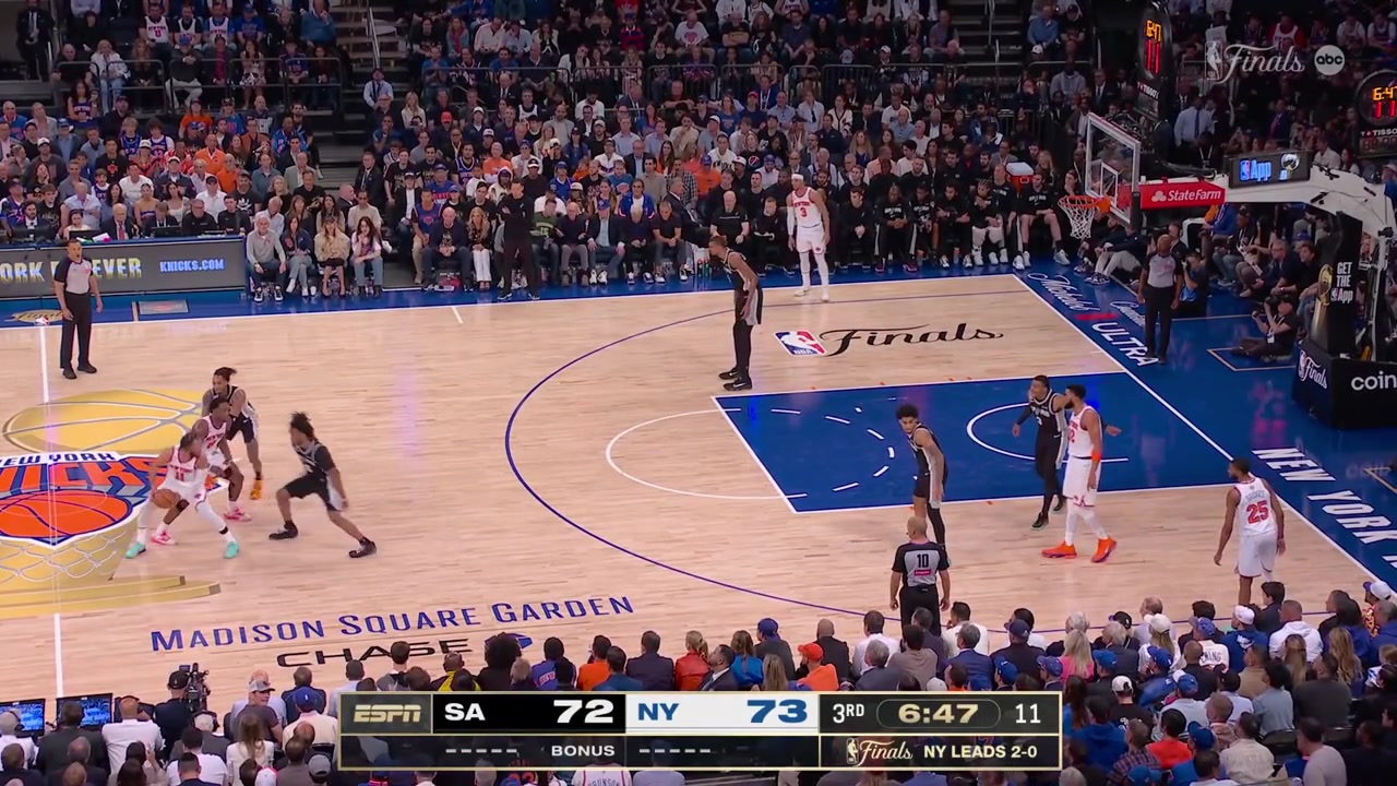 Josh Hart hits the corner 3 over Victor Wembanyama for his 4th triple of the night with a replay