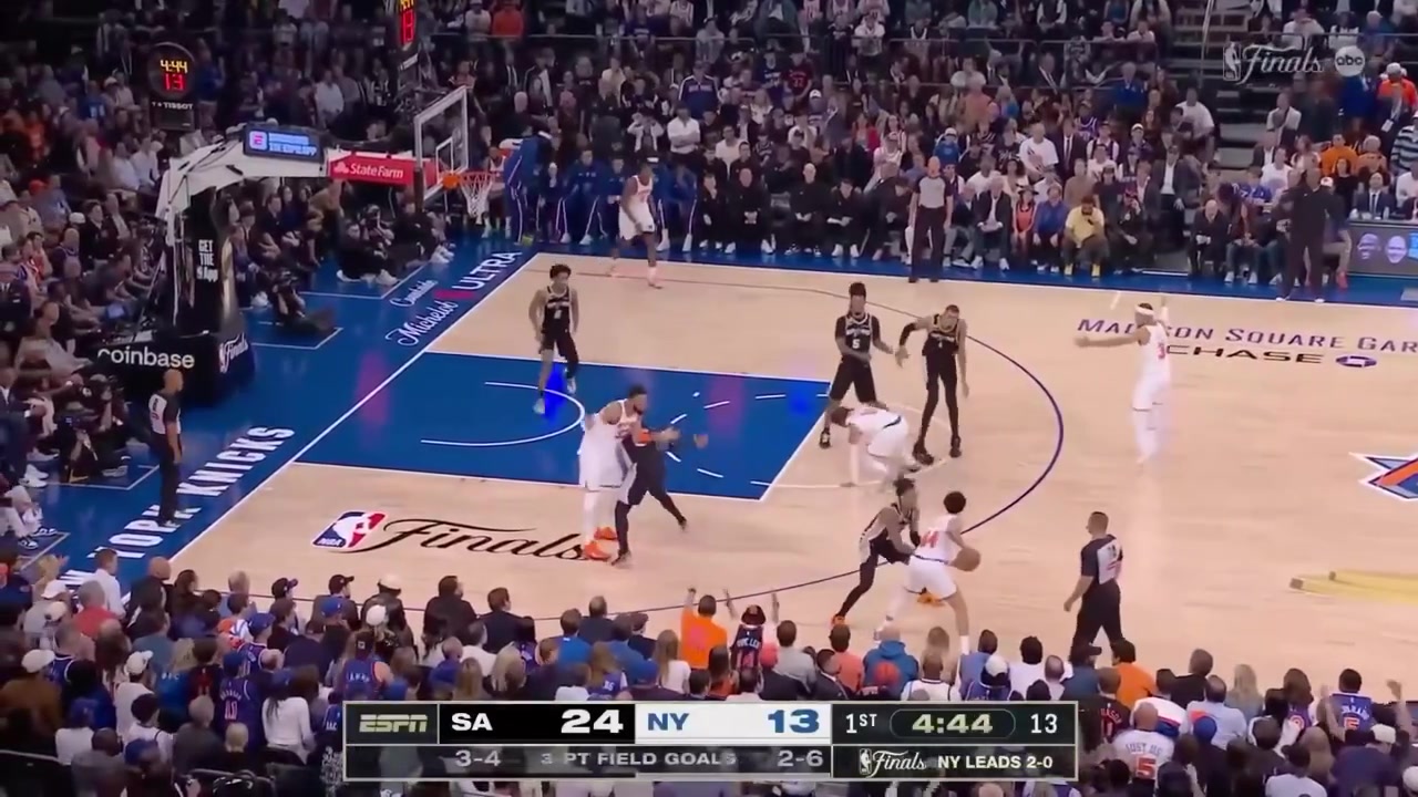 Shaq supports Wemby shoving Jalen Brunson Get your little ass off me Keep doing it Wemby Tell Brunson get your little ass out the way That ain't no dirty play