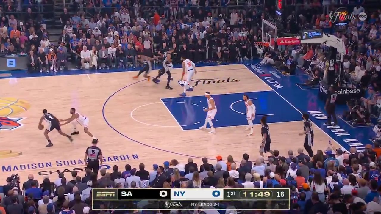De'Aaron Fox full FOOTAGE vs New York Knicks last night - Game 4 - 2026 NBA Playoffs13 Points on 616 FG 375 49 from 3 444 22 FT 5 Rebounds 2 Off Rebs 7 Assists 4 TOV 2 Steals 1 Block 3 PF and a - of 1 in 3725 minutes played