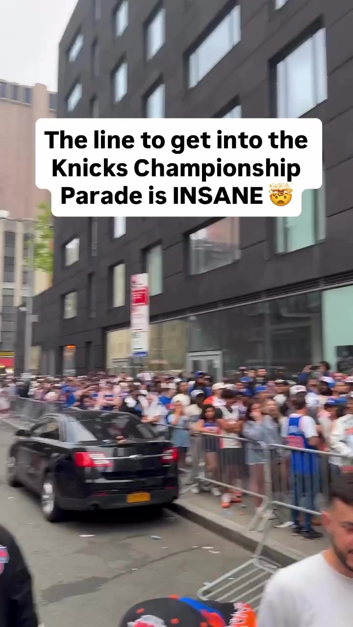 Knicks Fans Line Up For Championship Parade in New York City
