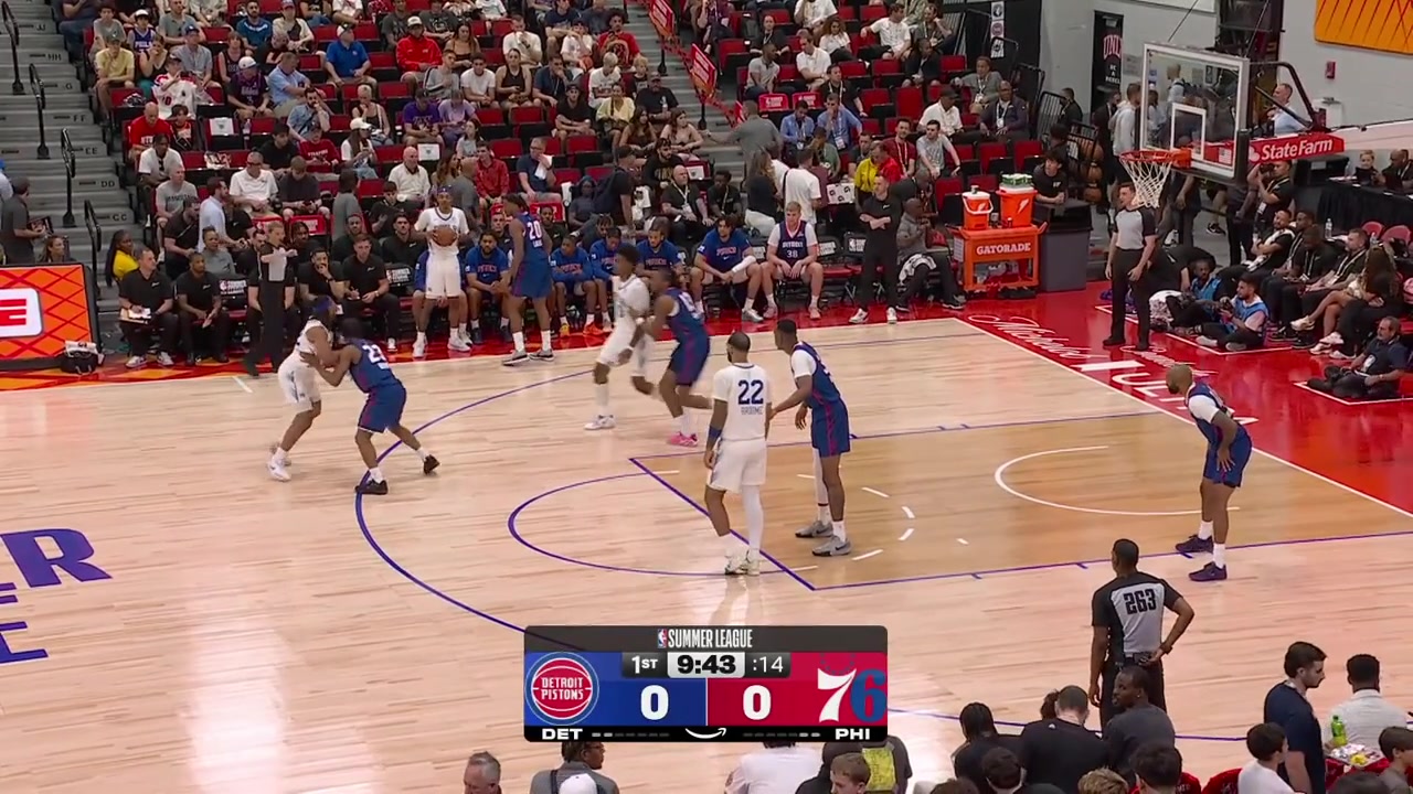 Labaron Philon Jr hits a triple then finds Johni Broome for a 3-pointer then gets an offensive rebound and hits a 3-pointer right away