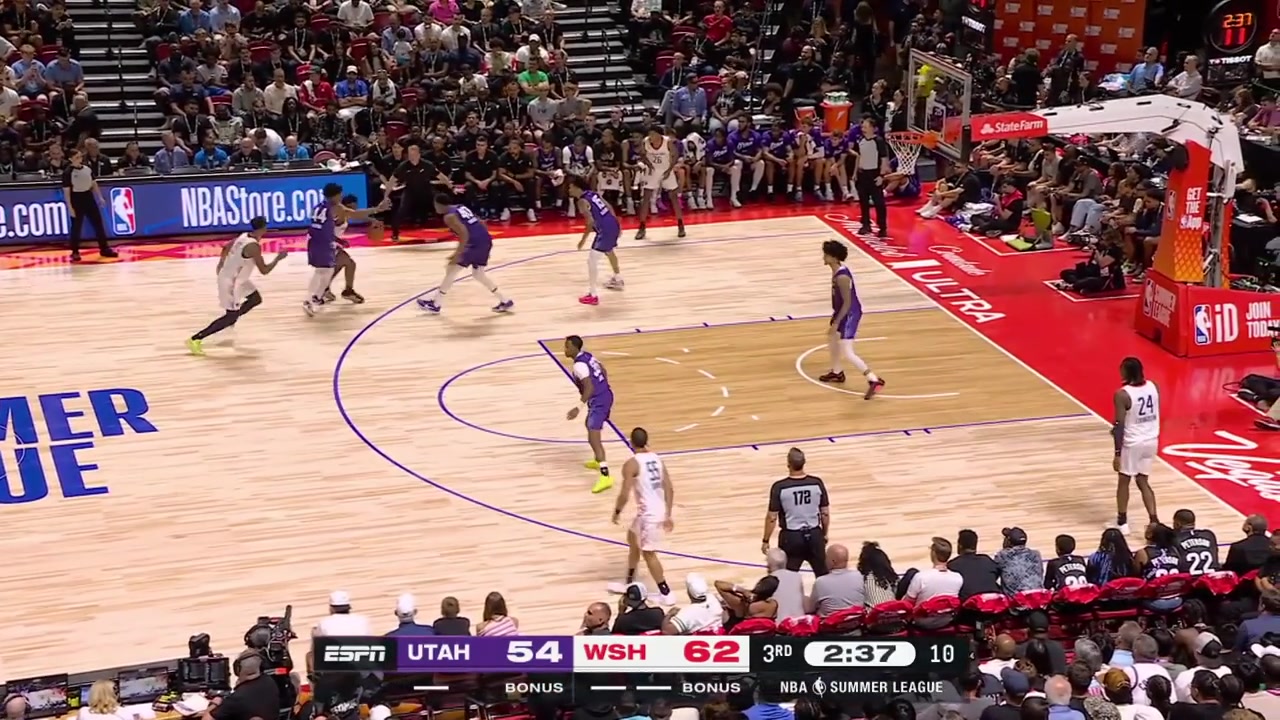 AJ Dybantsa hits the jumper