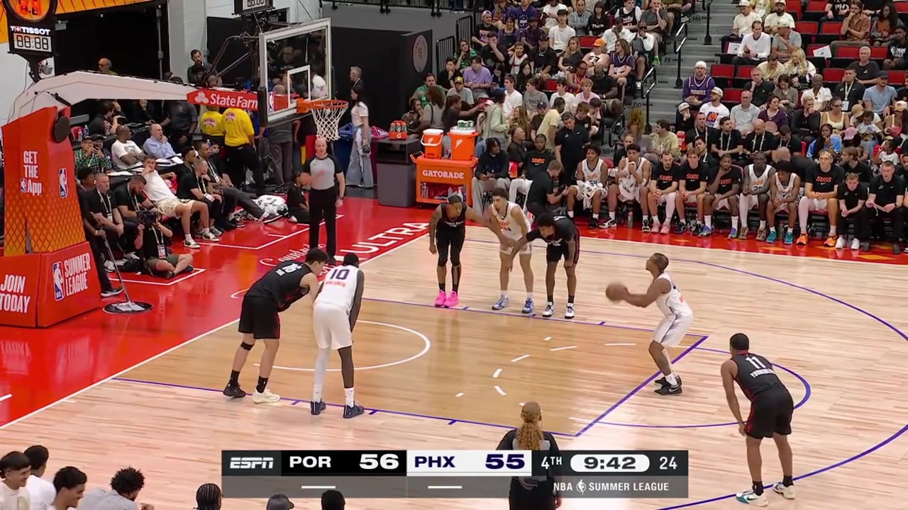 Sam Hoiberg snatches the offensive board of a miss free throw by Darius Brown who then lobs it to Khaman Maluach for the alley-oop dunk on Yang HansenShortly after Maluach blocks the driving layup attempt by Yang with replays